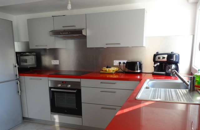 House in a quiet area, on 600 m² of land, with three bedrooms.