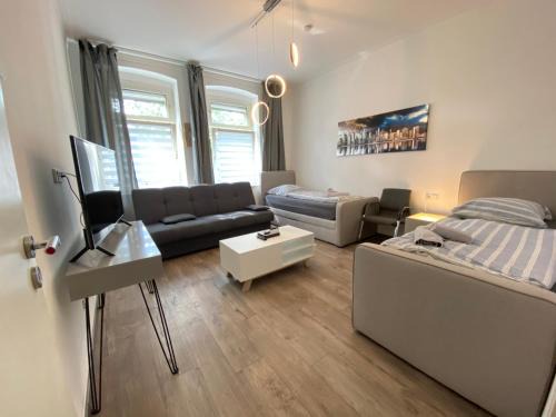 House-In Apartments - Free Parking - WiFi - Kitchen