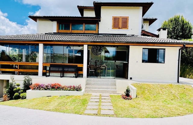 House in Gated Community with Heated Pool, Hydro, Jacuzzi and Beautiful View.