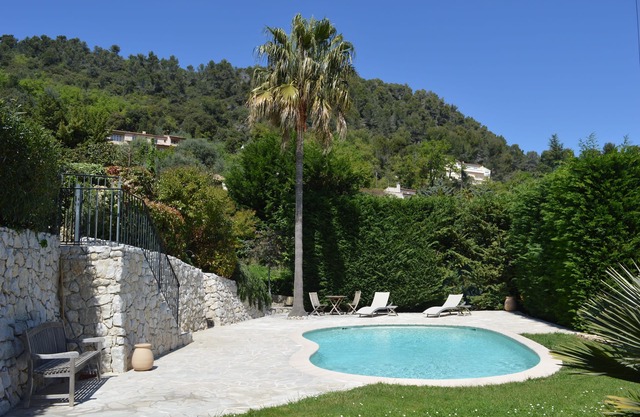 House in Provence/Cote d’Azur with swimming pool and fantastic sea view