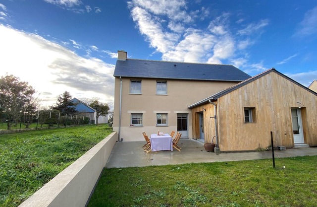 House in St. Suliac near Rance River