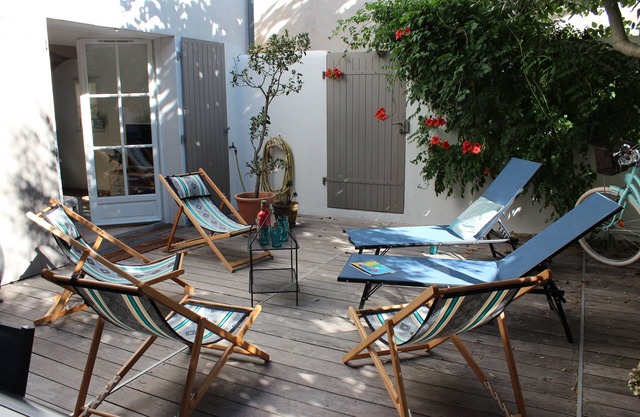 House in the heart of St Martin de Ré outside and garage 6 people 3 bedrooms