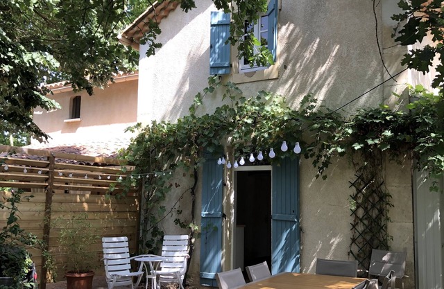 HOUSE, NEAR UZES, WITH GARDEN AND BOULECE COURT