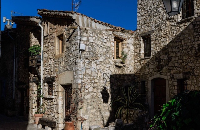 House of character in the heart of a medieval village, Tourrettes sur Loup