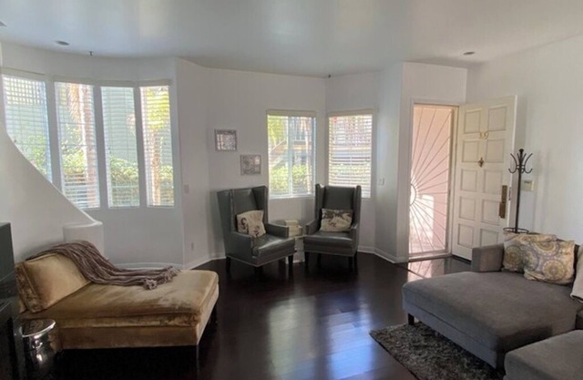House of Gordon Gartrale - Modern 3 Bedroom/2.5+ Bath Condo near Sofi & LAX