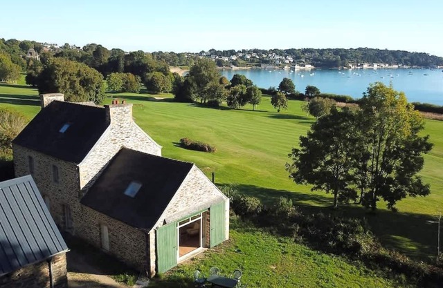 House on the golf course with sea views