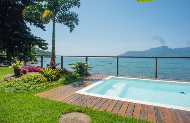 House standing in the area in front of Ilhabela