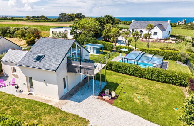 HOUSE TY AR MOR - 50m from the sea - Wifi access - Heated swimming pool - 3 Clévacances