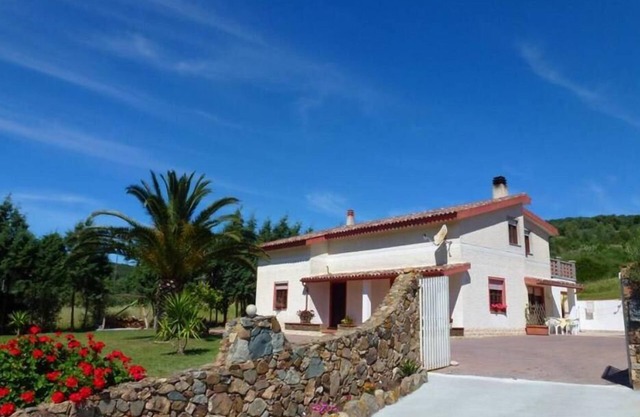 House villa with garden for 2-5 people