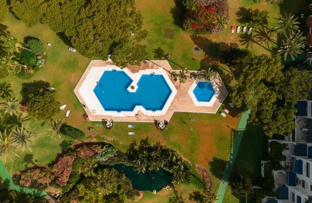 House with access to the beach, sea views and south facing, in Puerto Banus