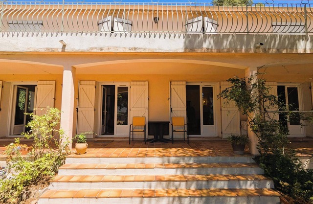 House with garden & terrace near the beaches