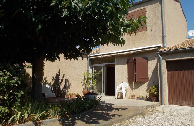 House with shaded garden in a quiet dead end of Narbonne.