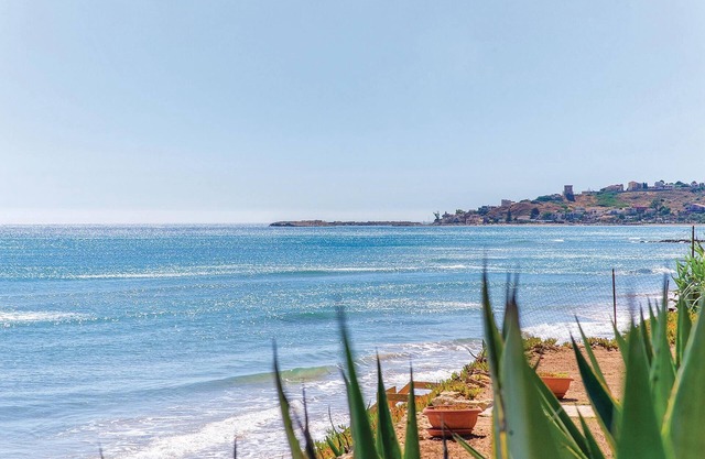 House with swimming pool in hilly position near Porto Palo di Menfi, about 800 m from the beach.