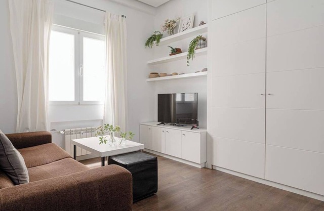 Housing Nuevos Ministerios I I by Sharing Co