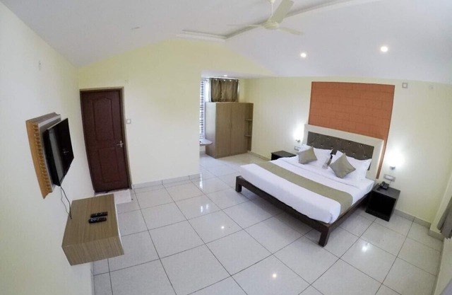 Hoysala Resort DELUXE COTTAGE 4