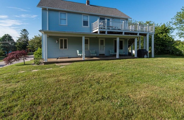 Huge Sand Hill Cove House! Three Family Living, Perfect for Large Groups!