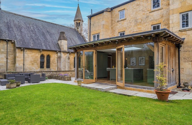 HULLS HOUSE, family friendly, with open fire in Chipping Campden
