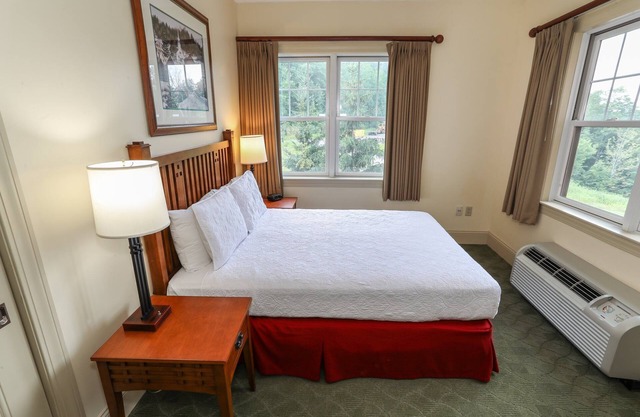 Hunter Mountain 3BR | Family Condo with Fireplace