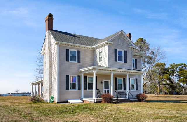 Huntington Farm - Pristine Historical Home Overlooking Cherrystone Creek!