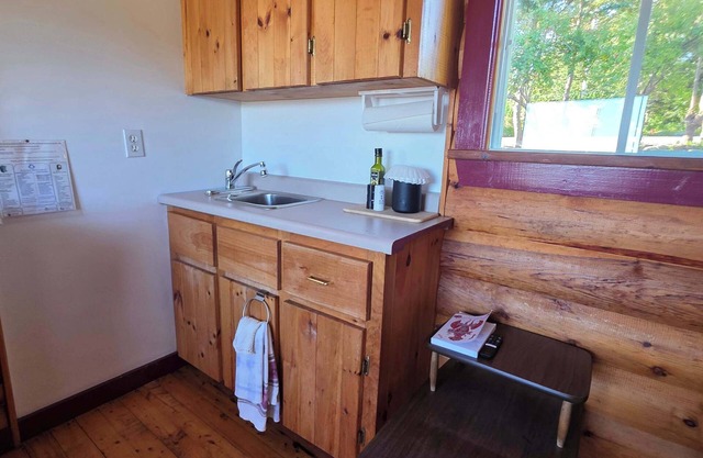 Hunts Point 1-BR Coastal Retreat - Cottage # 6
