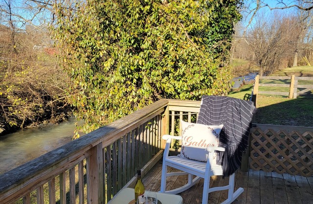 Hygge Creek Cottage near Bourbon Trail, Taylorsville Lake, Derby & Kayaking 🐎