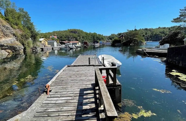 Hytte ved Sjøen med Egen Brygge - 20 min fra Bergen Sentrum