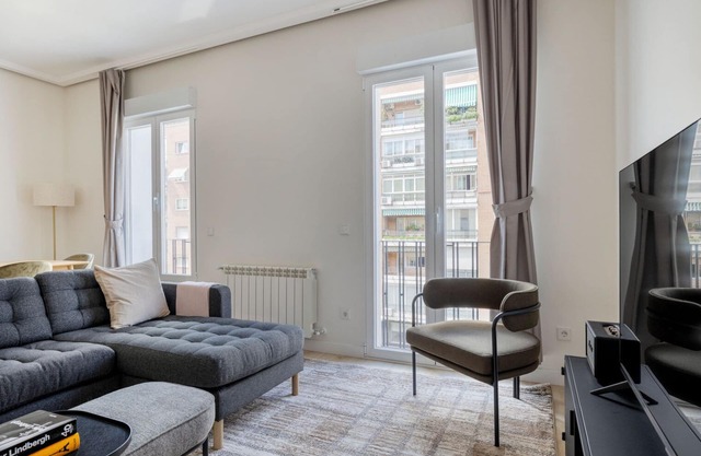 Ibiza 3br w/doorman, nr park