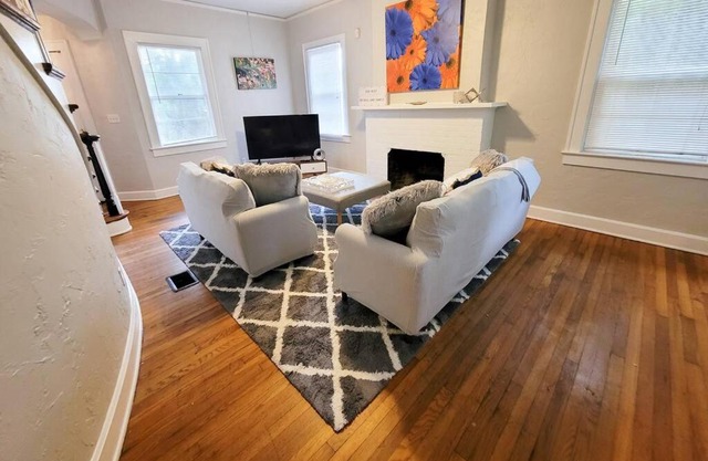 Iconic Gainesville Home - Sleeps 12 - 4 BR- Tom Petty's Old House
