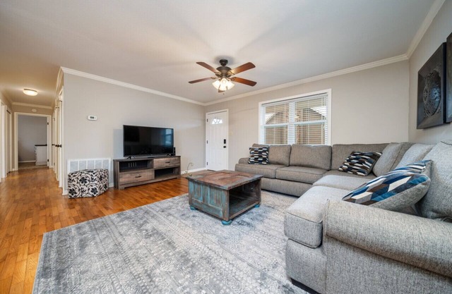 Ida's Ideal Homestead cute & cozy 3Bed/1Bath, perfect for Work-Stay or Family Vacay!