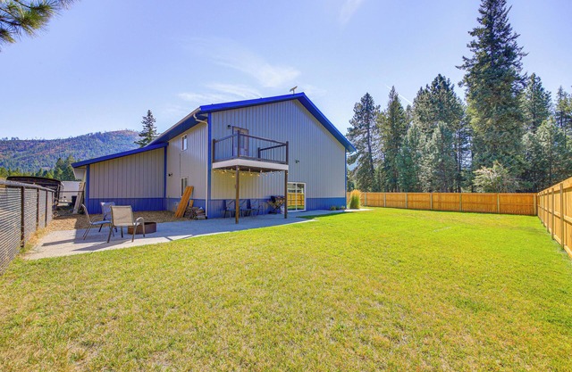 Idaho Retreat w/Fire Pit - 2 Mi to McArthur Lake