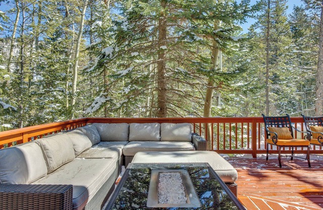 Idaho Springs Cabin w/Hot Tub on Half Acre!