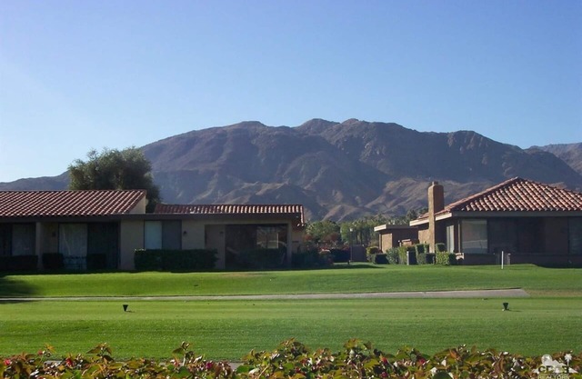 Ideal 2 bedroom 2 bath with mountain views.