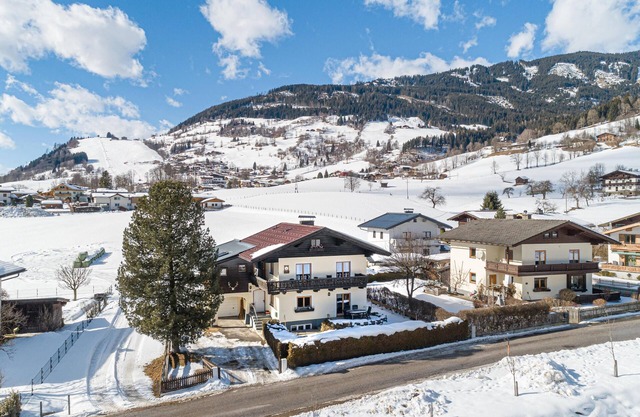 Ideal holiday home for large group, near Kaprun