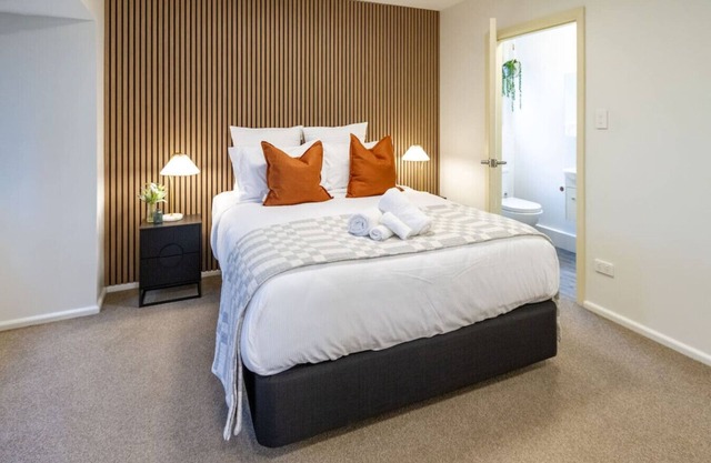 Ideal Studio Getaway – Close to the Airport