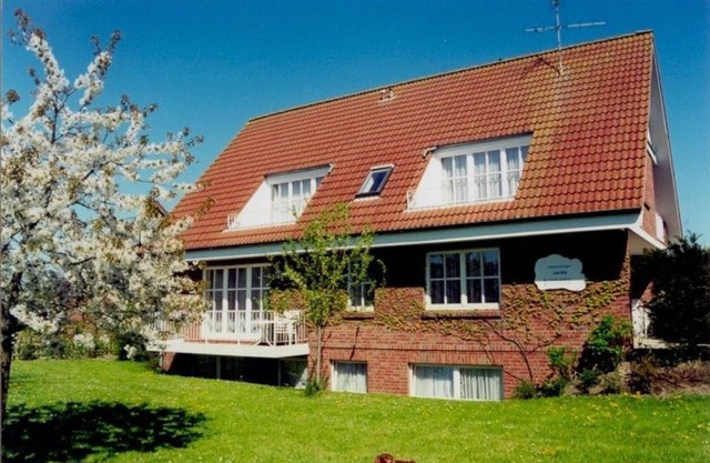 Ideal vacation apartment for 4 people between forest and waves