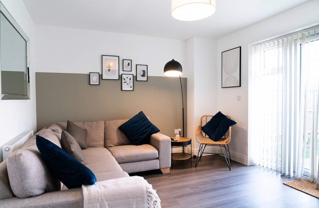 Idyllic 3-bed home with Parking