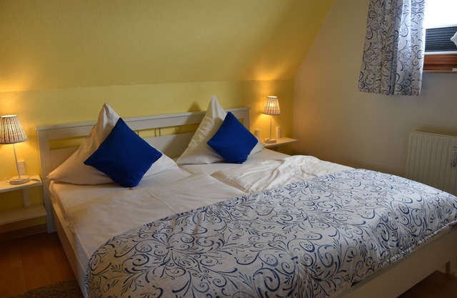 Idyllische Ferienwohnung mit Balkon und Großer Gartenanlage