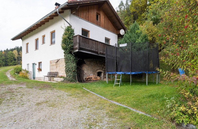 Idyllisches Ferienhaus mit Wald in der Nähe
