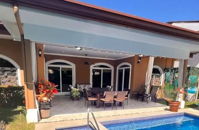 Immaculate 3 bedroom, 3 bathroom private villa with private pool