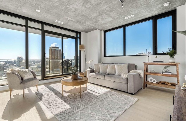 Impeccable DT Condo | City & Mountain Views | Pool