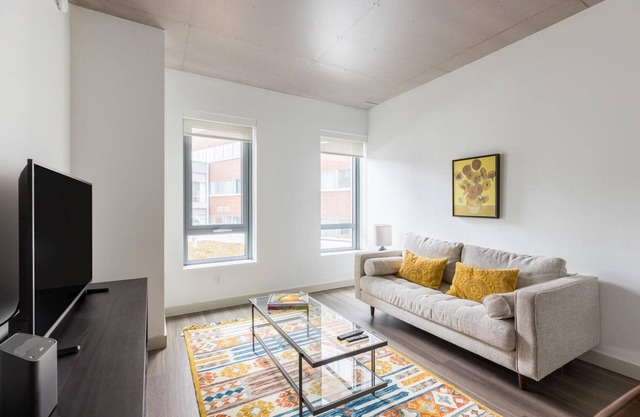 Impeccable Kendall Square 1BR w/Gym, near Shops & Dining, by Blueground
