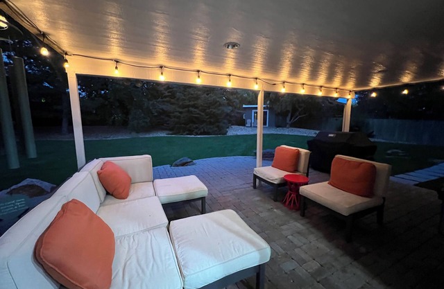 Impeccable, luxurious home 15 minutes from Pearl Street and Folsom Field