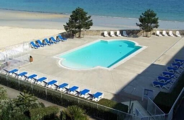Impregnable sea view apartment, direct access to the beach and thalasso of douarnenez