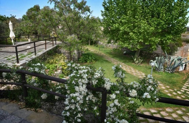 In exclusive botanical garden, apartments with private whirlpool and swimming pool
