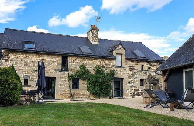 In the heart of Brittany, this stylish and spacious vacation home welcomes you.
