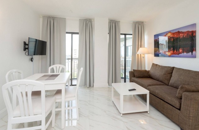 In the middle of the fun CLOSE TO UNIVERSAL International drive 2 bedroom suite