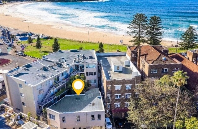 Incredible Beachside Location 4 Bed Apartment