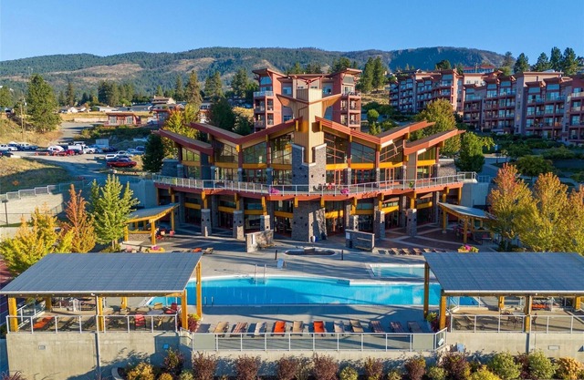 Incredible COPPER SKY/pool/gym/Amazing views!