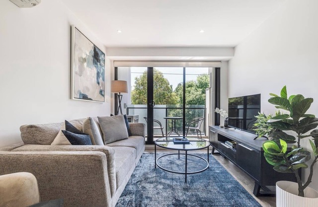 Indigo Breeze Explore the Heart of North Melbourne
