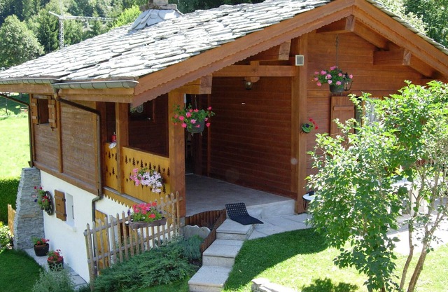 Individual CHALET on enclosed land (classified 3 trees)